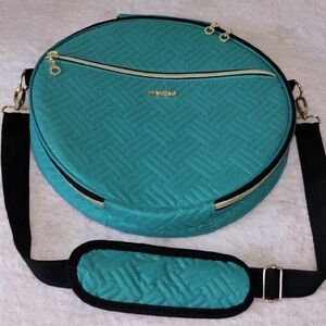 Sleek Green and Black Shoulder Bag with Geometric Design